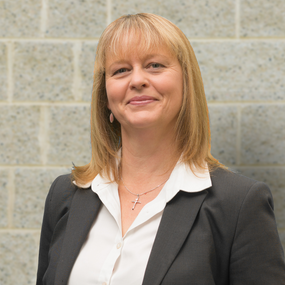 Real Estate Agent Christine Vernal Property Glen Waverley