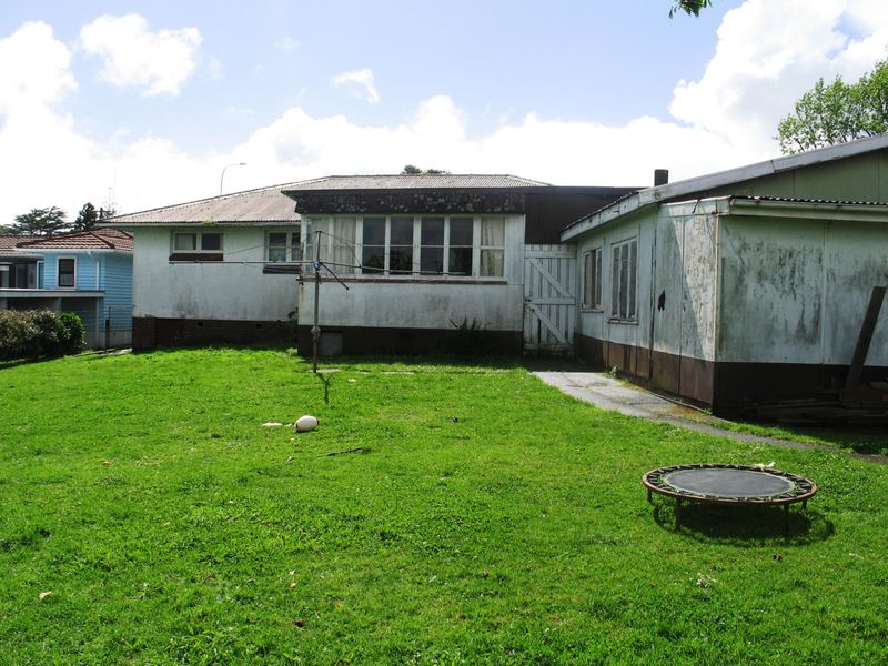 Te Atatu Peninsula - Diamond in the Rough - Te Atatu Peninsula