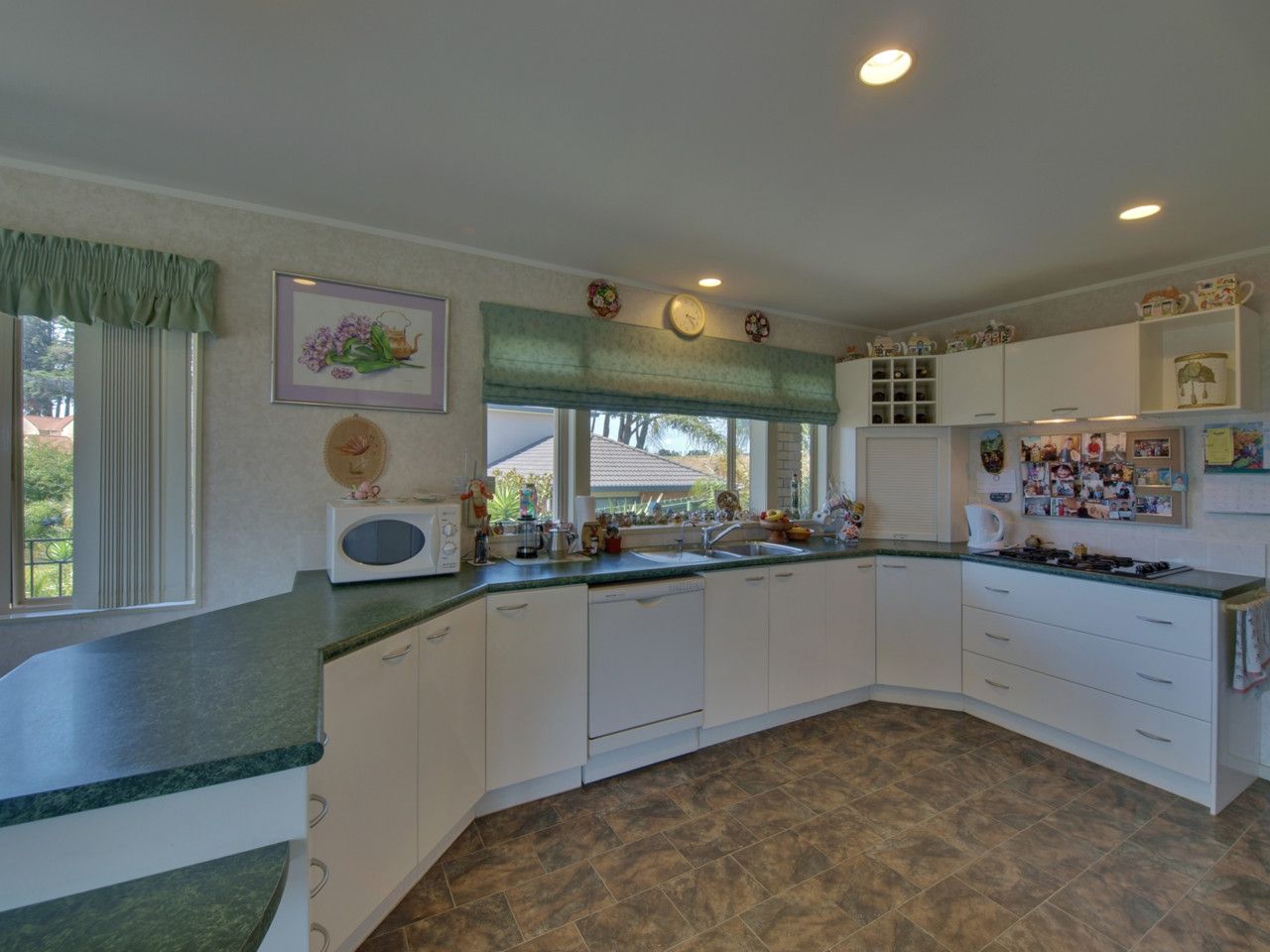 105 Eugenia Rise, Goodwood Heights, Manukau City