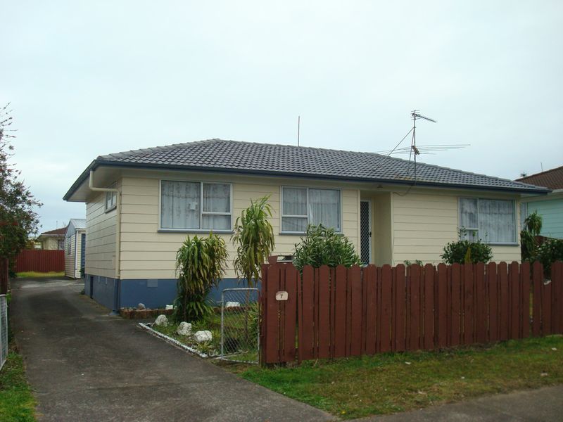 Snooze you Lose! 20% Below Registered Valuation - Manurewa