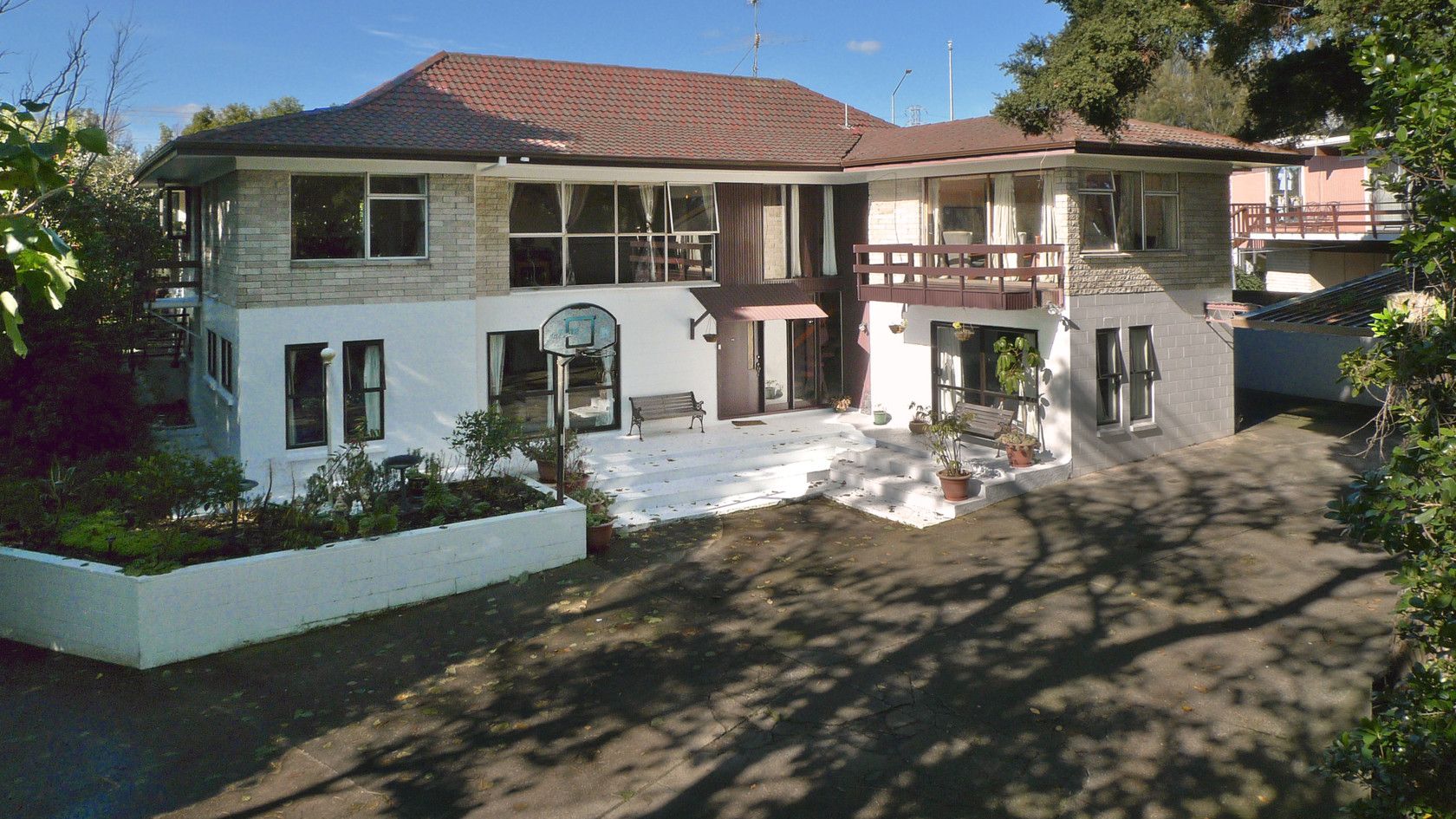 110 Lawrence Crescent, Hill Park, Manukau City