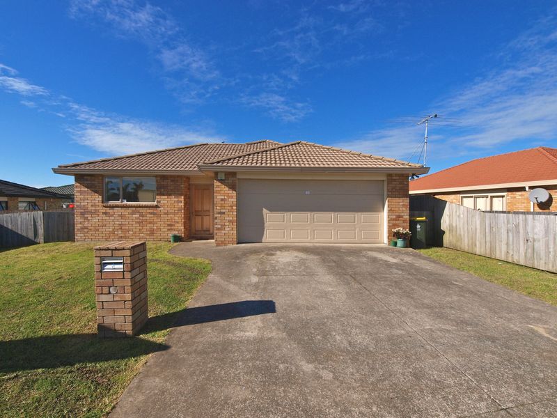 5 Bedroom Brick and Tile! - Mangere