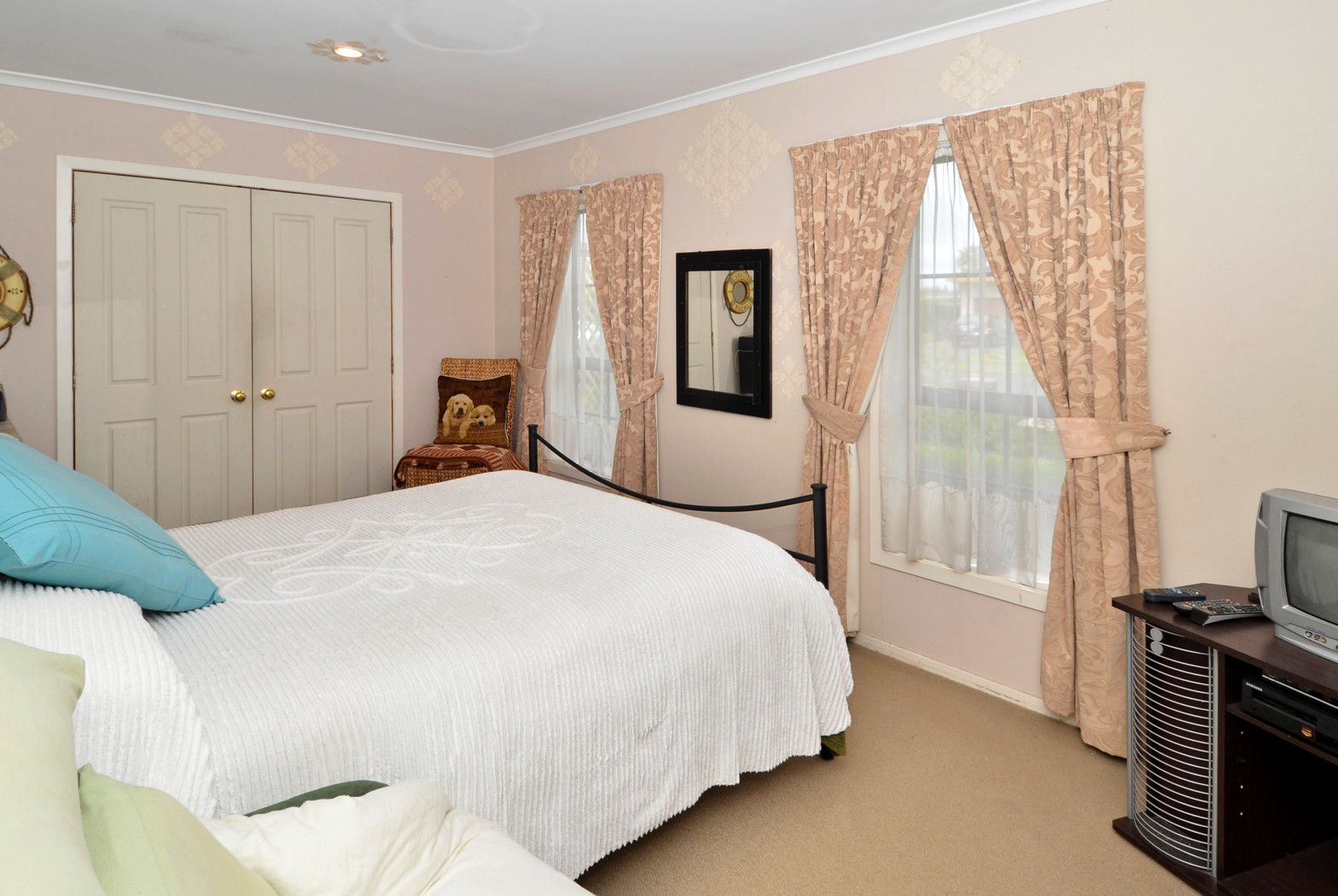 213 Walter Strevens Drive, Conifer Grove, Manukau City