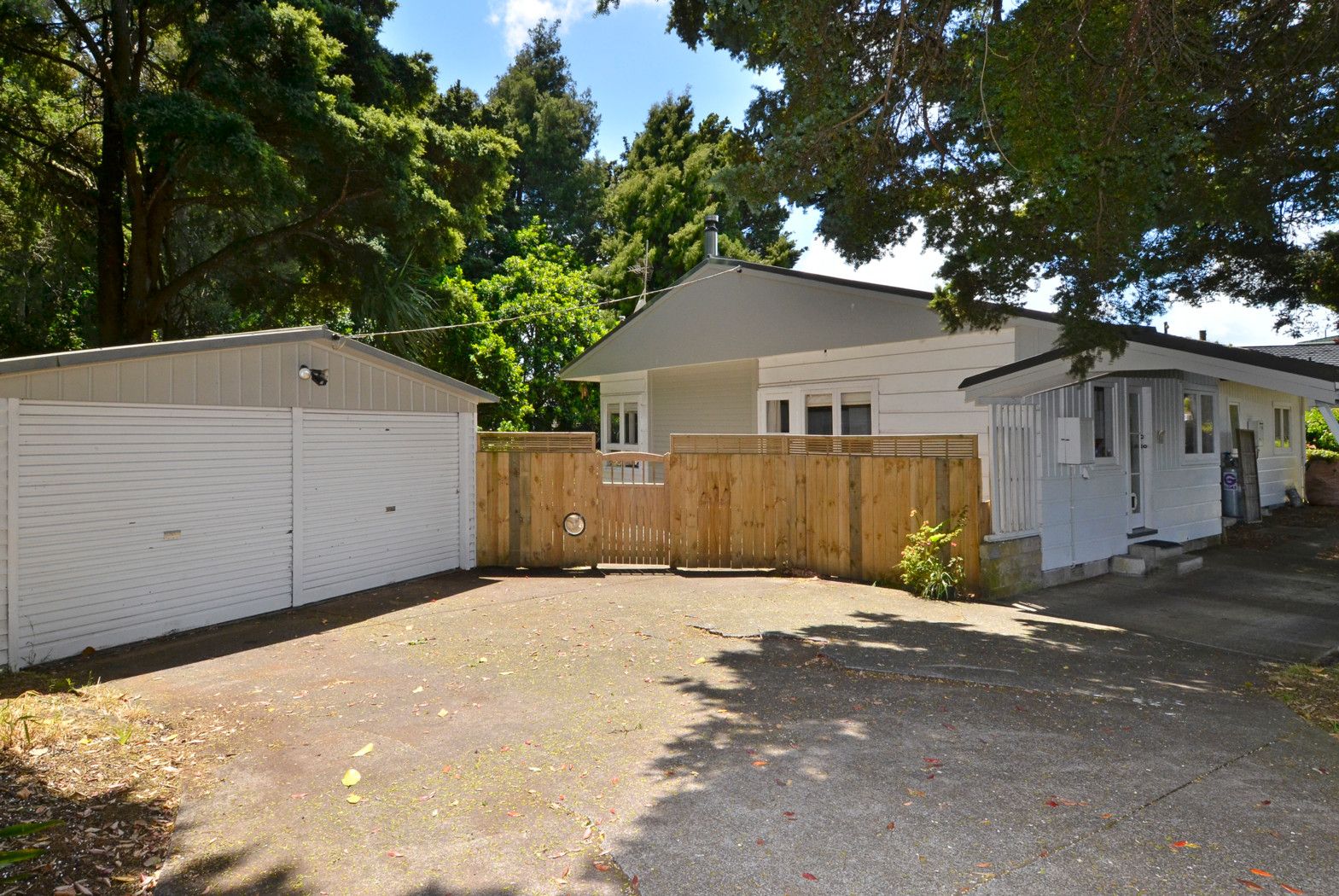 70 Grande Vue Road, Hill Park, Manukau City