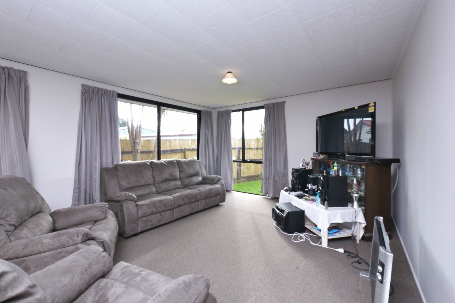 4/7 Barneys Farm Road, Clendon Park, Manukau City