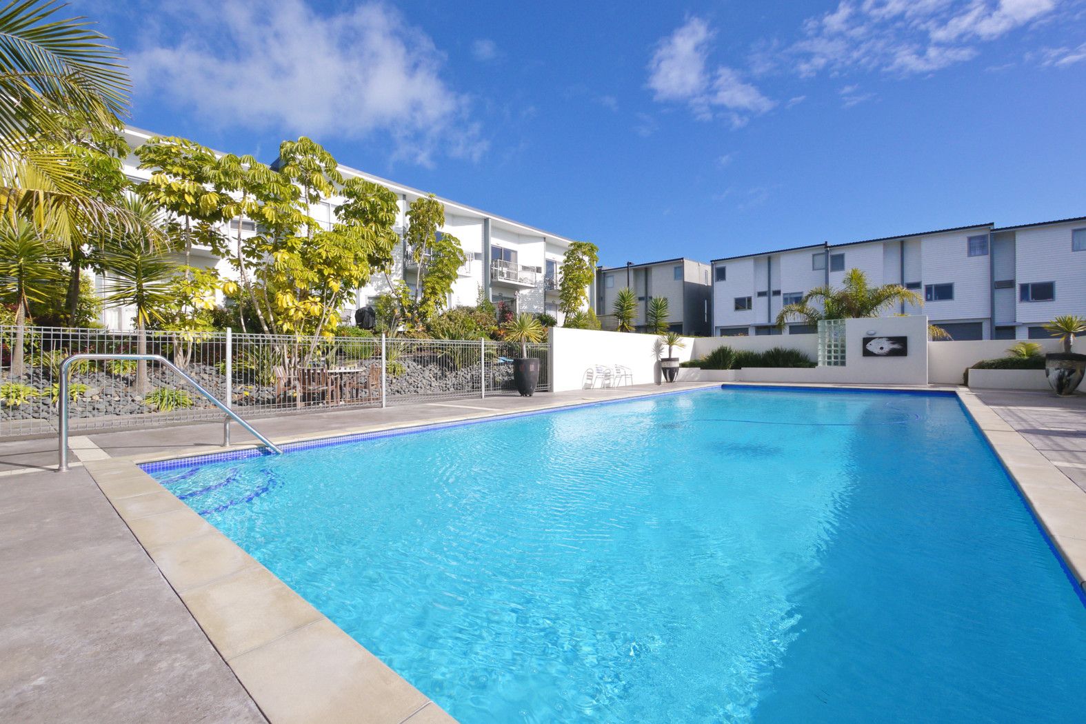 16/7 Kelvin Hart Drive, Botany, Auckland