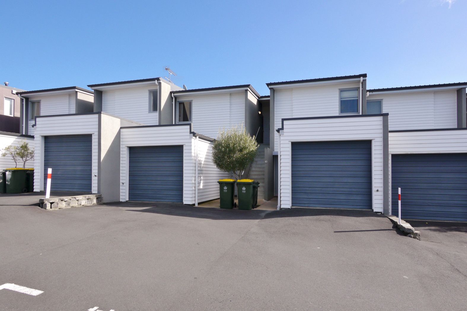 16/7 Kelvin Hart Drive, Botany, Auckland