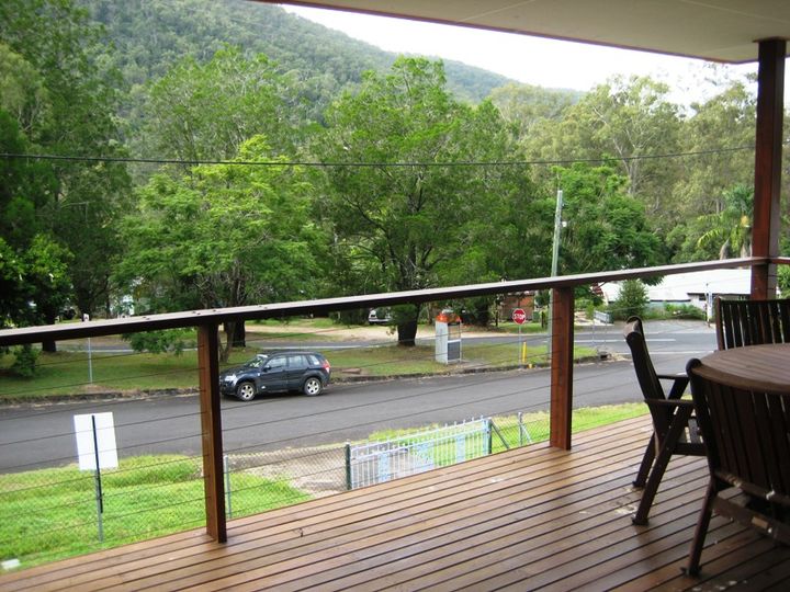 boat r at somerset dam 9 king street somerset dam qld residential house sold boat r at somerset dam 9 king street somerset dam qld residential house sold