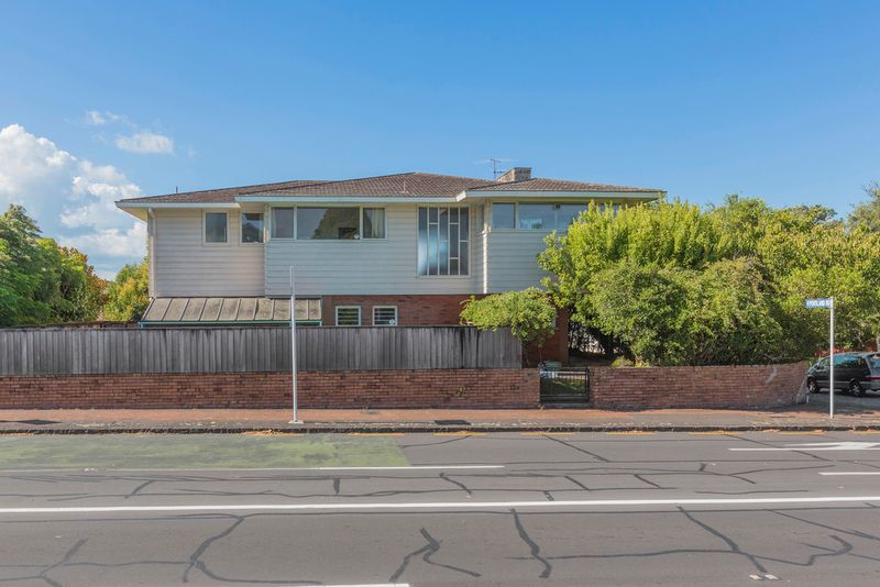 Three Generations or Work From Home! - Remuera