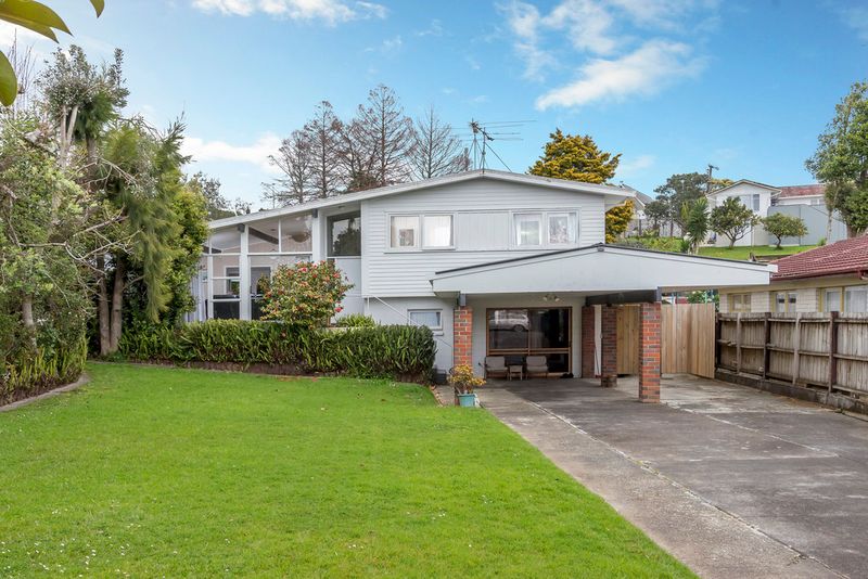 BIG House, BIG Land, Huge Potential!! SOLD!!!!!! - Pakuranga