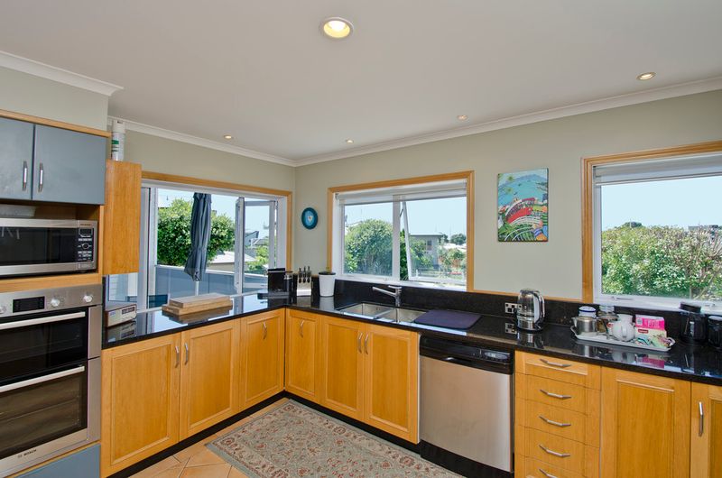 design tauranga pool City House Ulster maunganui, Mount Tauranga Sold Street 6A