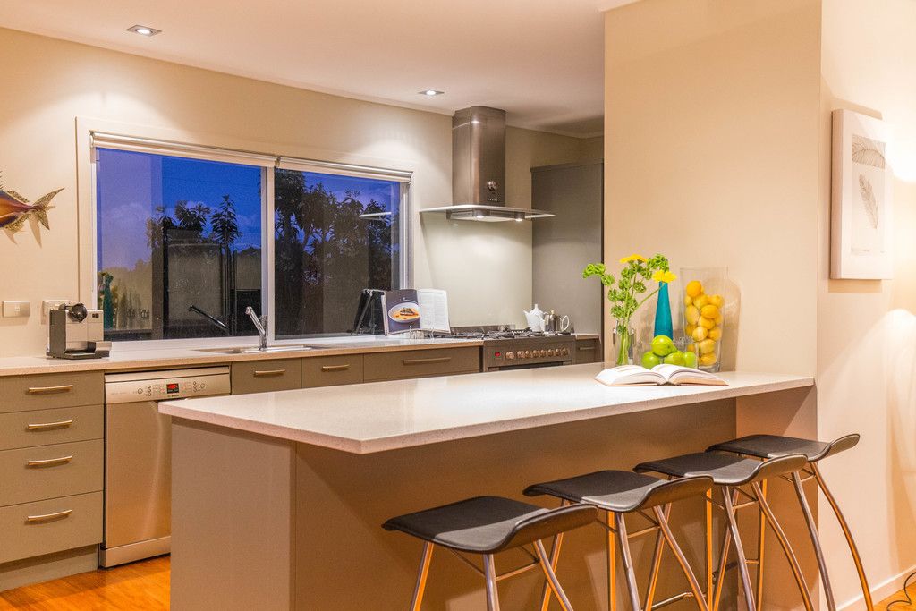 72 Fisher Parade, Sunnyhills, Manukau City