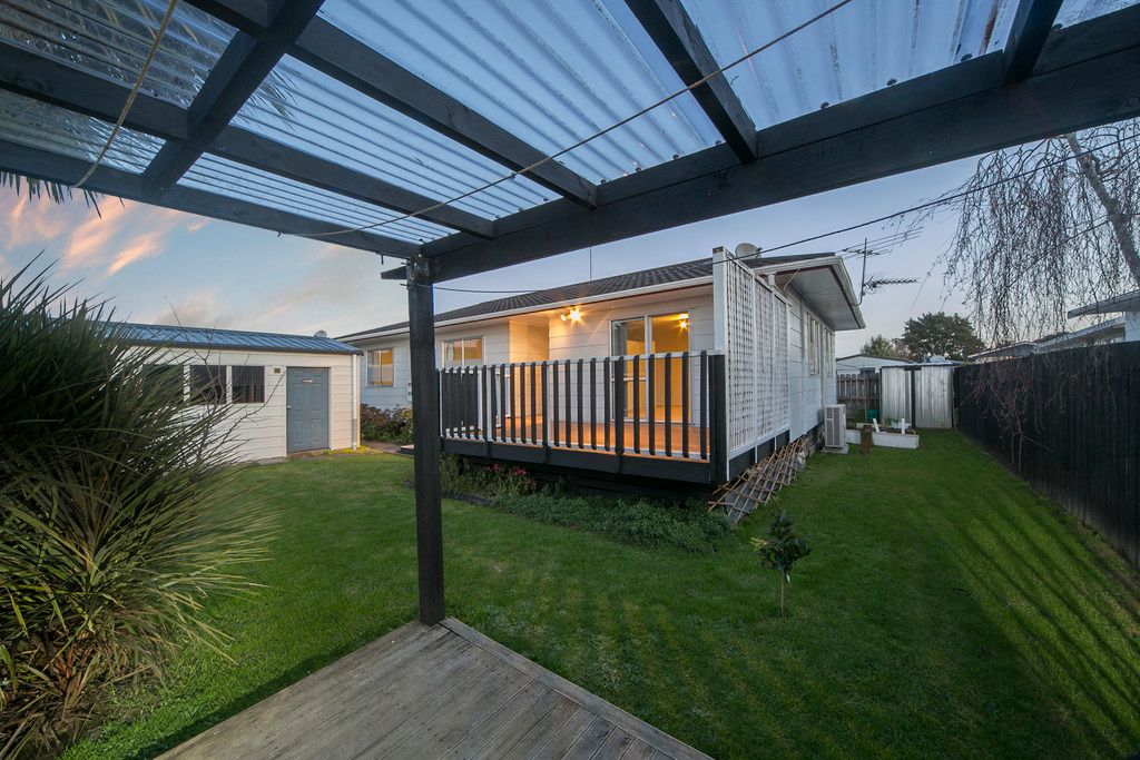 1/161 Bruce Mclaren Road, Henderson, Waitakere City