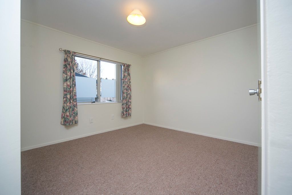 1/161 Bruce Mclaren Road, Henderson, Waitakere City