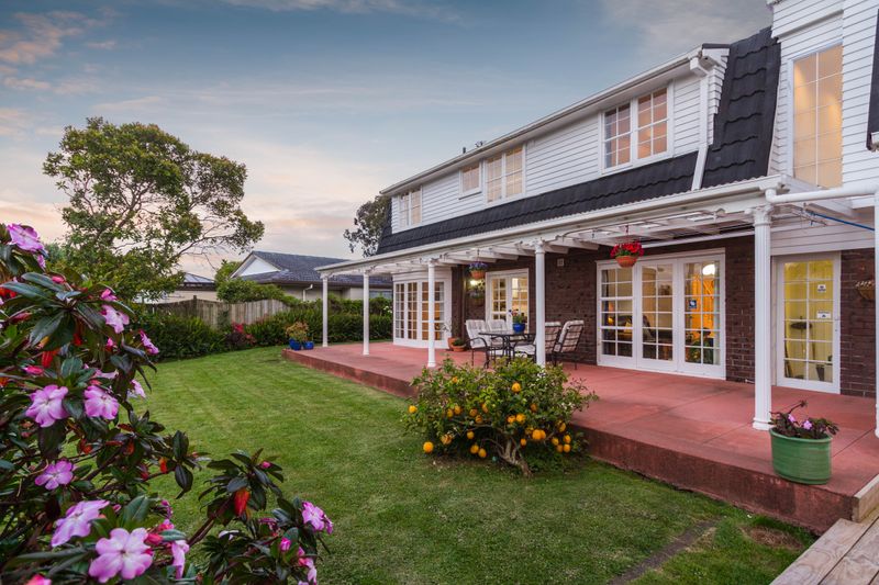 Family Living on a Grand Scale! - Sunnyhills