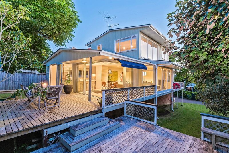 Set For Summer - St Heliers