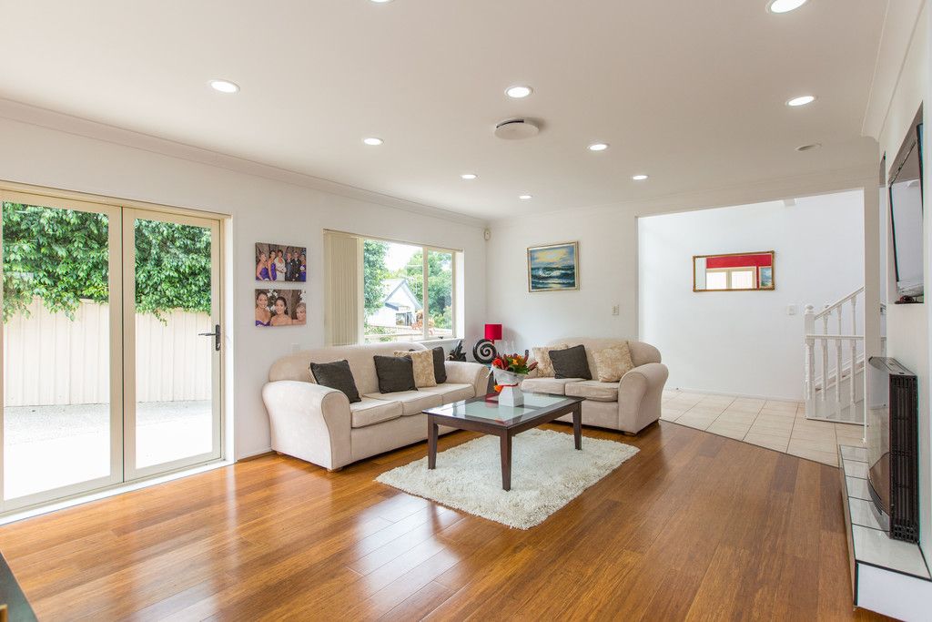 16a Botany Road, Howick, Manukau City