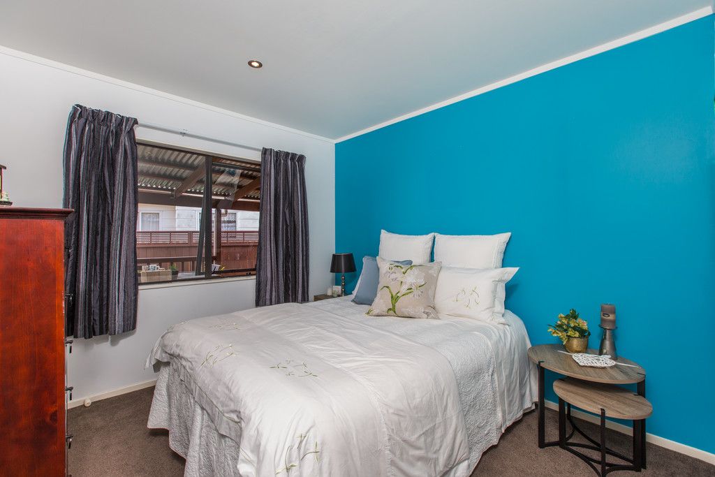 2/18 Aurea Avenue, Pakuranga, Manukau City