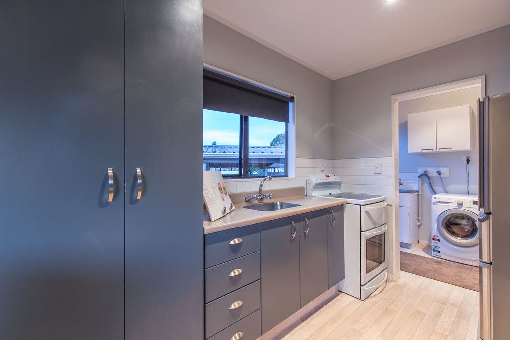 2/18 Aurea Avenue, Pakuranga, Manukau City