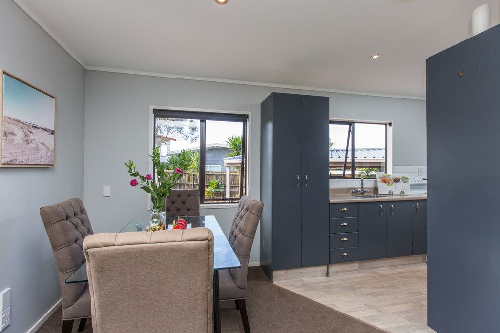 2/18 Aurea Avenue, Pakuranga, Manukau City