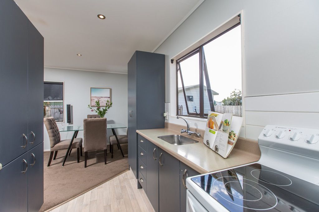 2/18 Aurea Avenue, Pakuranga, Manukau City