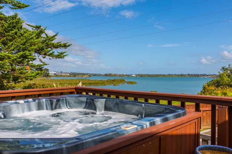 Affordable Waterfront Delight! - Pakuranga