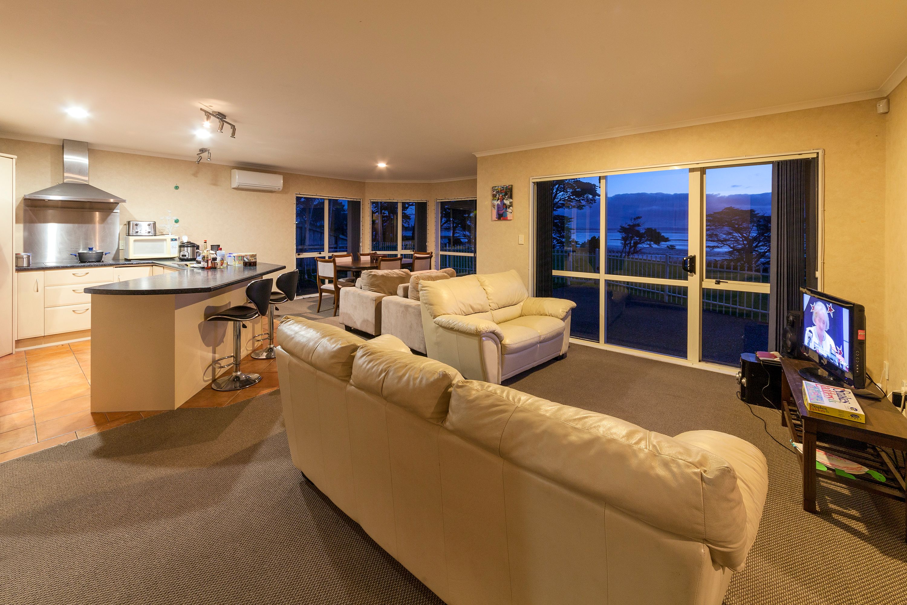 7 Nicholas Gibbons Drive, Clendon Park, Manukau City