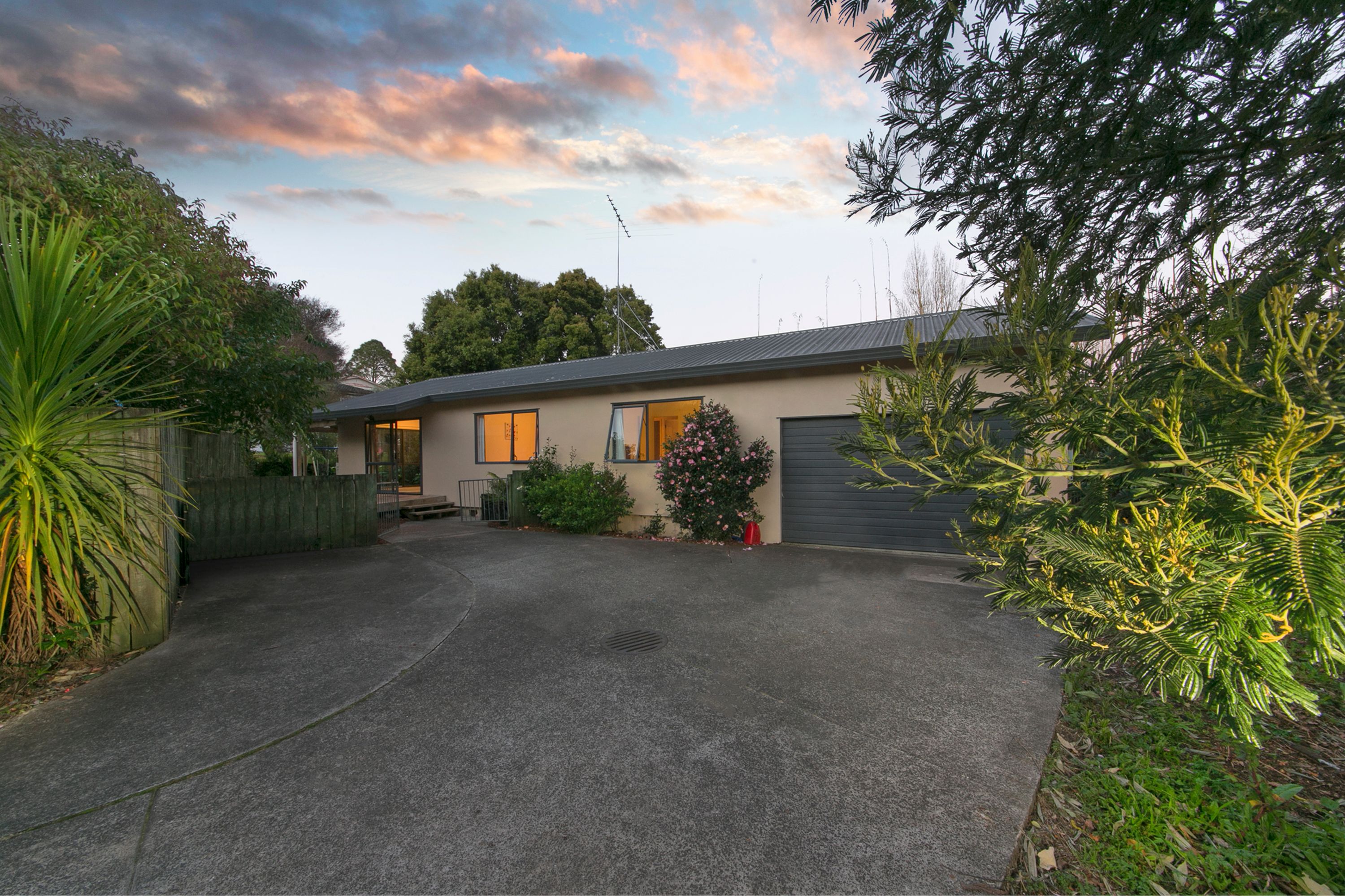6a kashmir Road, Glen Eden, Waitakere City