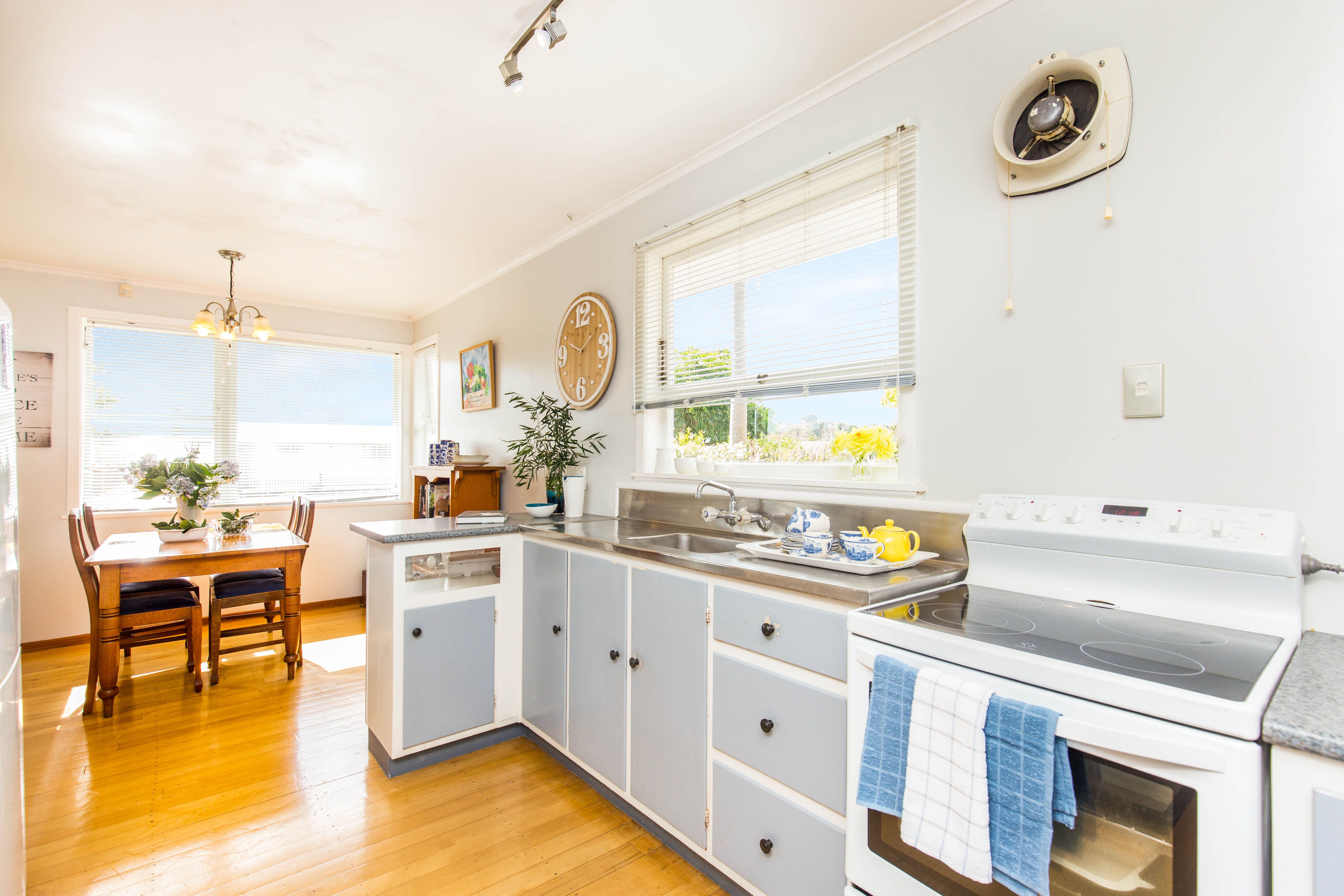 123 Edgewater Drive, Pakuranga, Manukau City