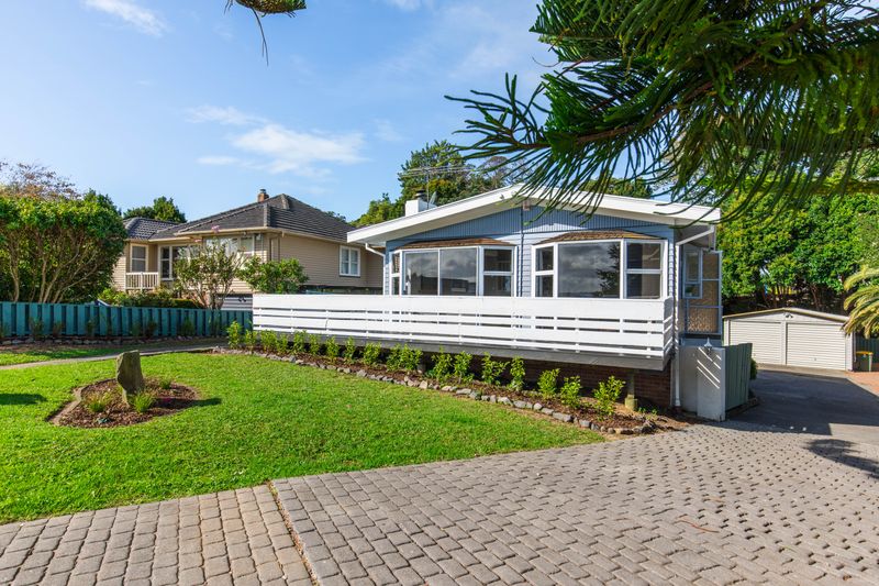 Freshly Renovated Home and Income! - Pakuranga