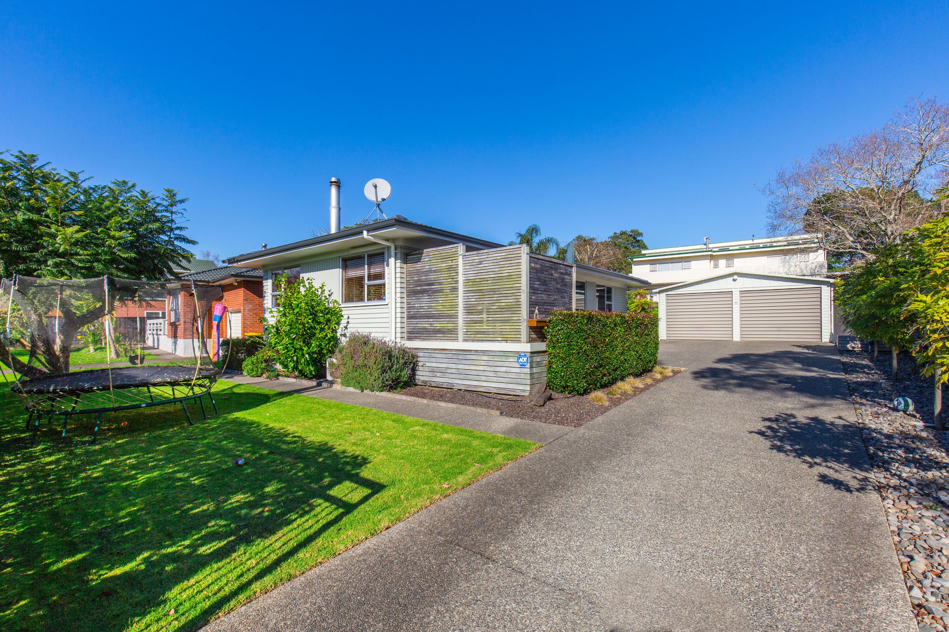 6 Waterlea Avenue, Mangere Bridge, Manukau City