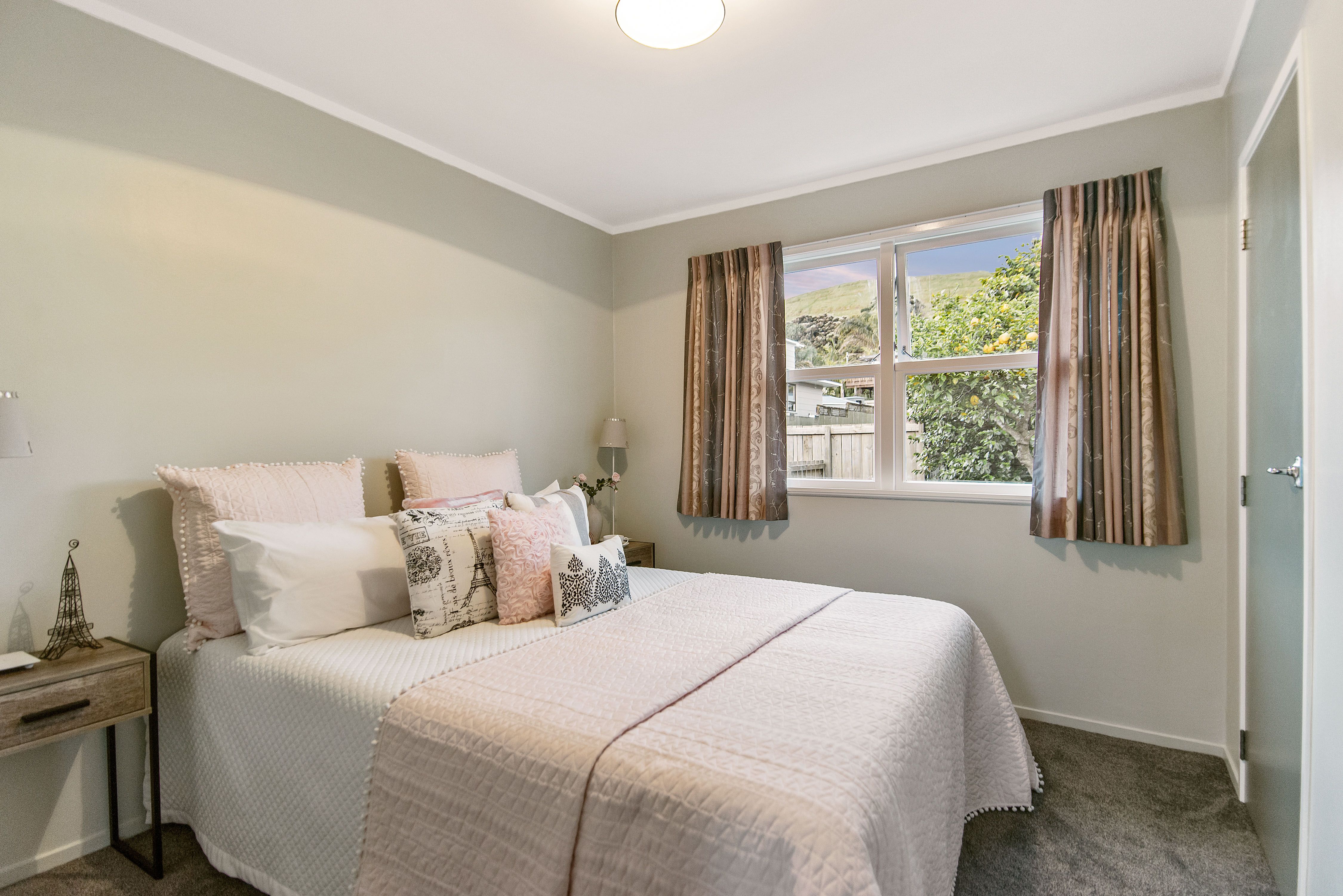 1/17 Steen Place, Mangere Bridge, Manukau City