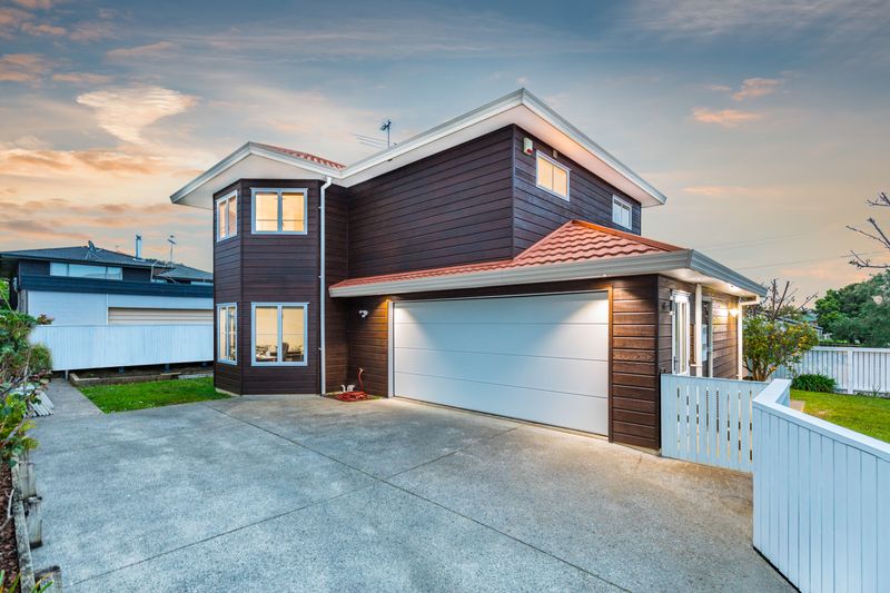 #YoursForSummer - Mangere Bridge