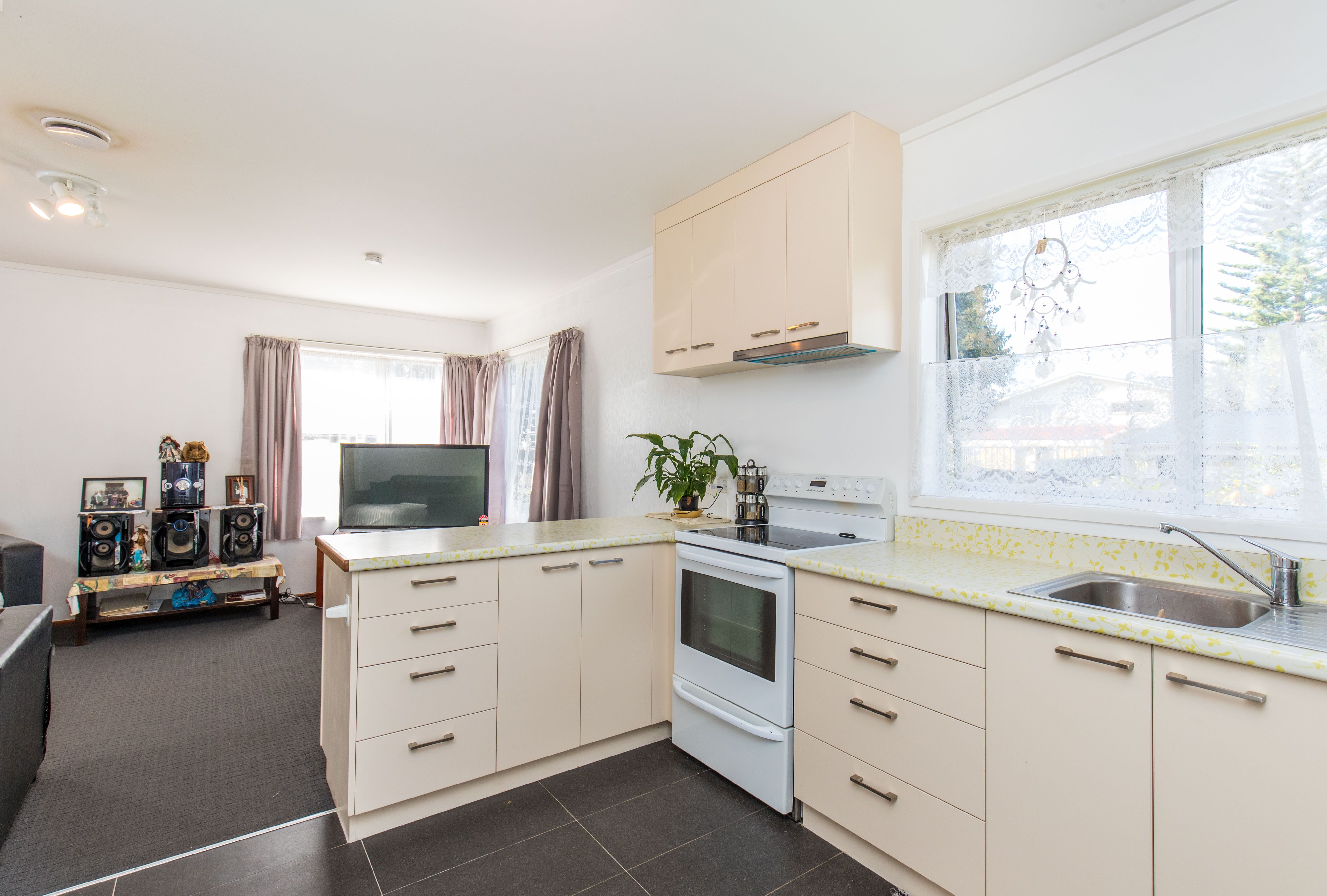 2/93 Coronation Road, Mangere Bridge, Manukau City